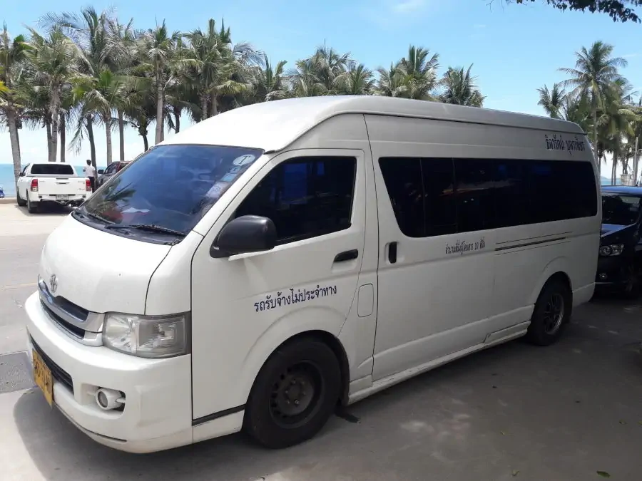 Бордер ран в Камбоджу из Бангкока трансфер - Микроавтобус Toyota Hiace