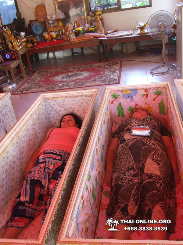 Обряд Похороны Неудачи в буддийском храме Паттайи Таиладна фото 21