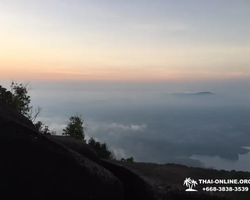Восхождение к святому камню на горе Китча Кут в Таиланде - фото 144